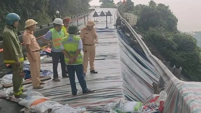Phong tỏa các tuyến lên bán đảo Sơn Trà do sạt lở