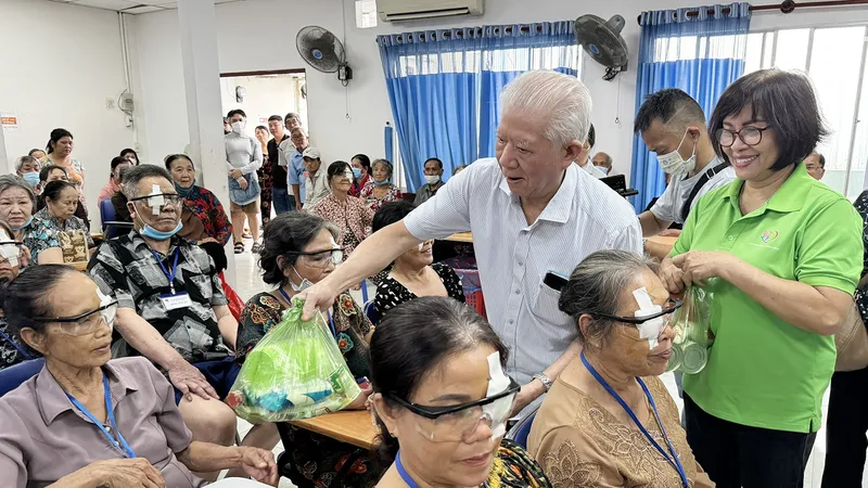 Đem lại ánh sáng cho bệnh nhân nghèo