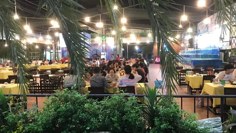 "Phố nhậu" thời… xử phạt nồng độ cồn