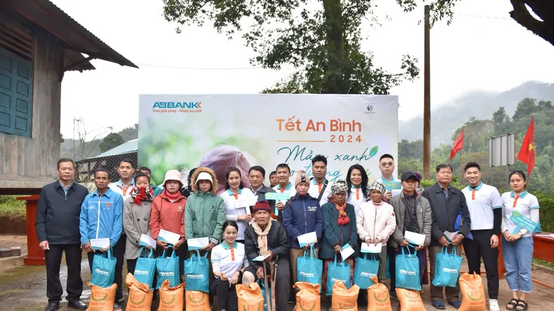 ABBANK gây quỹ tài trợ 50.000 cây gỗ lớn cho người dân Quảng Bình