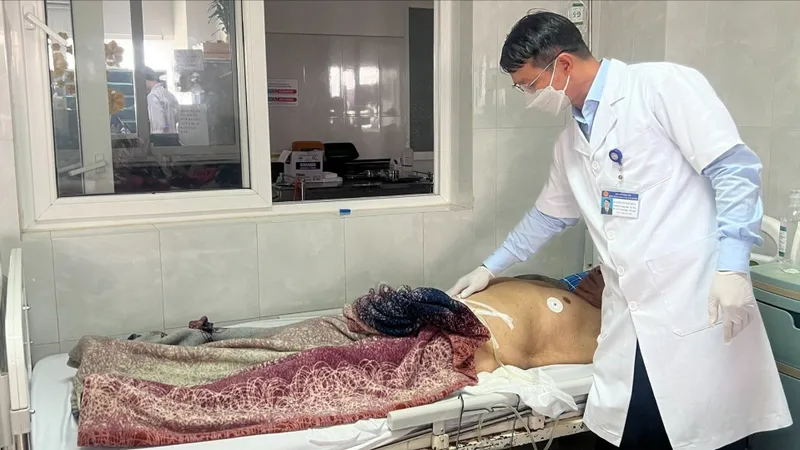Người đàn ông tự cắt dương vật vì... không tiểu được