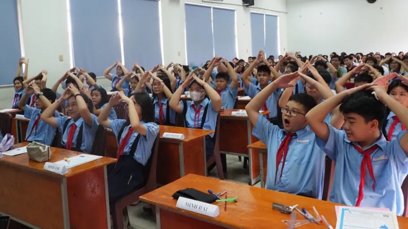 Học sinh thích thú với phương pháp dạy học "lẩu băng chuyền"
