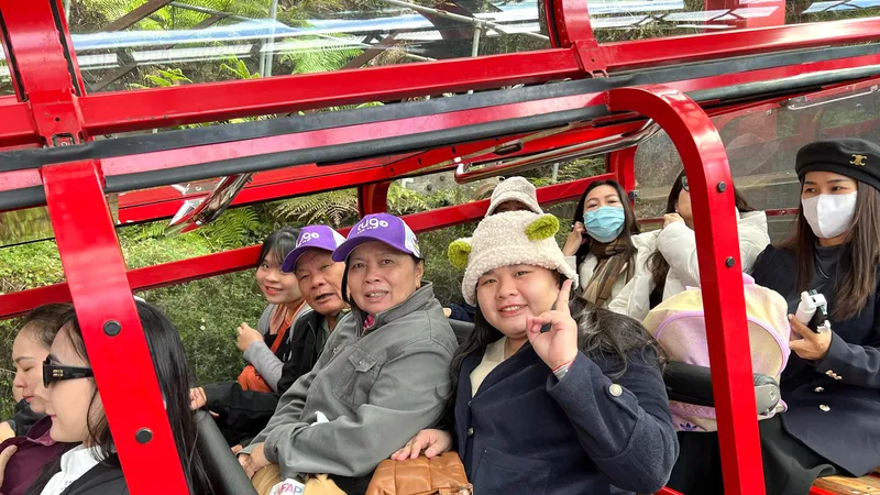 Hạnh phúc gia đình không cần đám đông công nhận