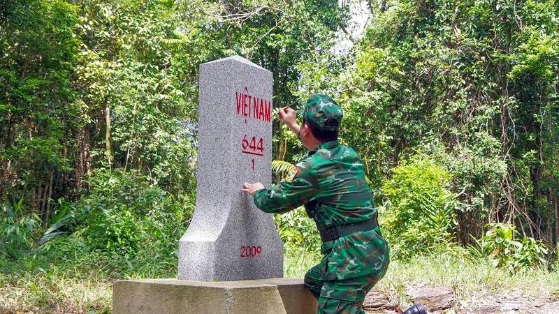 Tô sơn cột mốc biên cương
