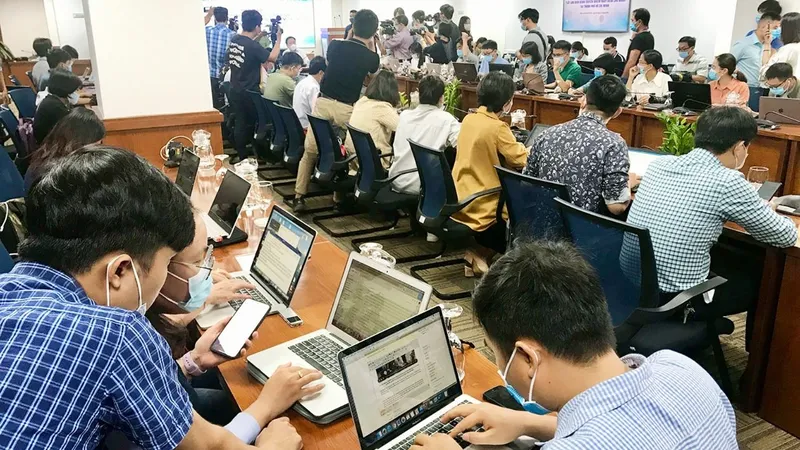 Phát huy vai trò đấu tranh phòng chống tham nhũng, tiêu cực của báo chí