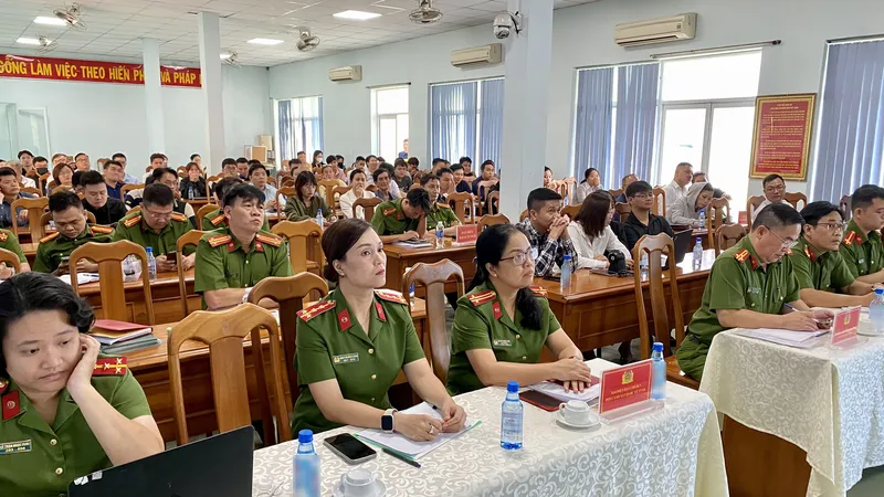 Lãnh đạo các đơn vị tại hội nghị