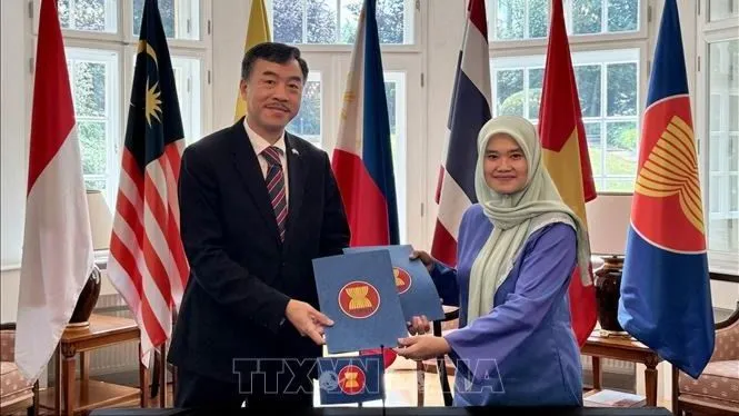 Việt Nam đảm nhiệm Chủ tịch luân phiên Ủy ban ASEAN