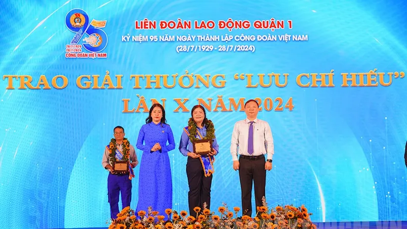 Ảnh: https://www.hcmcpv.org.vn/tin-tuc/quan-1-hop-mat-ky-niem-95-nam-ngay-thanh-lap-cong-doan-viet-nam-1491925206