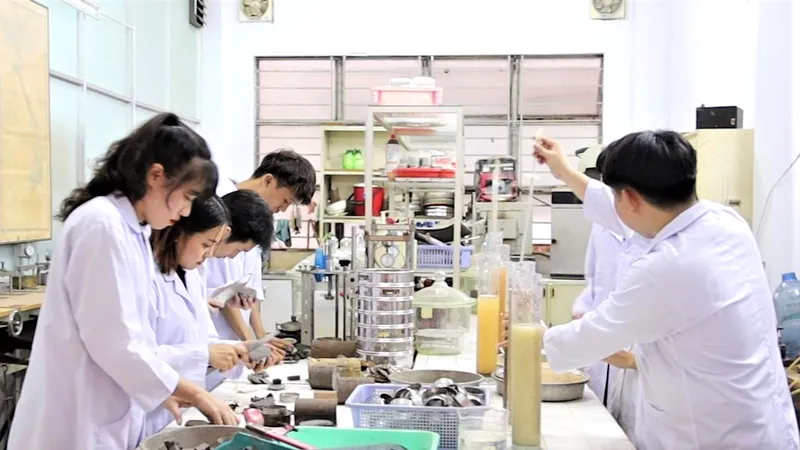 Nỗ lực giải bài toán học phí cho sinh viên