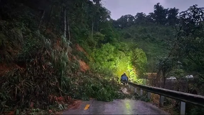 Nhiều tuyến đường trên địa bàn tỉnh Hà Giang bị sạt lở