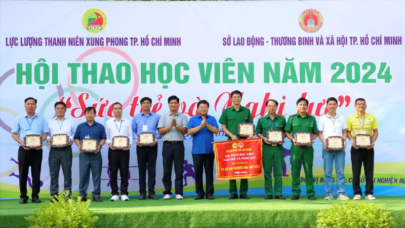 Hơn 300 học viên cai nghiện ma túy sôi nổi tham gia Hội thao "Sức trẻ và nghị lực"