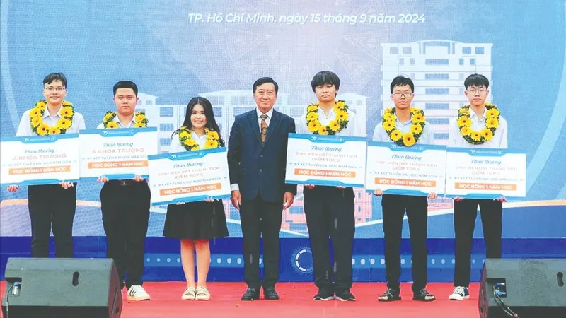 Năm học 2024-2025: Nhiều chính sách hỗ trợ sinh viên