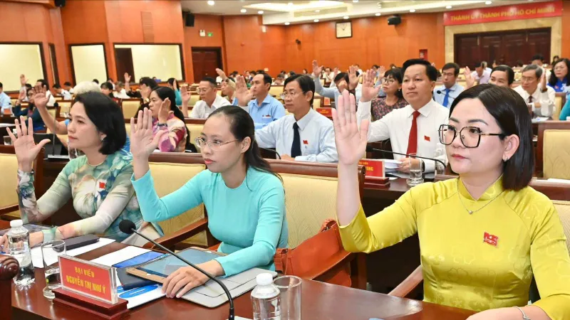 HĐND TPHCM thông qua mức chi hỗ trợ 56 tỷ đồng mỗi năm cho những ngành nào?