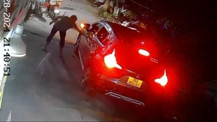 Hình ảnh vụ việc cắt từ clip 