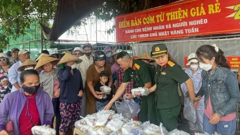 Bữa cơm nghĩa tình của người lính