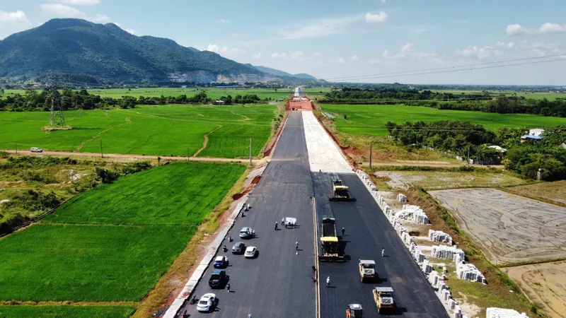 Giải bài toán thiếu mặt bằng và vật liệu san lấp