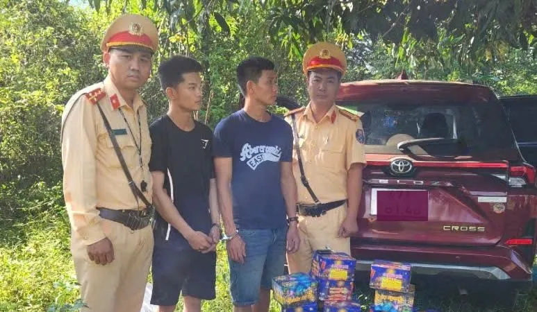 Khởi tố, bắt tạm giam nhóm đối tượng tàng trữ, buôn bán hàng cấm và ma túy