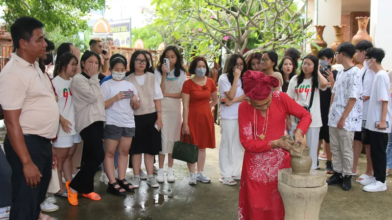 Nhiều hoạt động bảo tồn, phát huy giá trị văn hóa Chăm