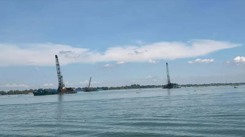 Tiền Giang: Khai thác mỏ cát thứ 5 trên sông Tiền, phục vụ thi công công trình trọng điểm