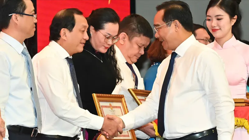 Đẩy mạnh các hoạt động kỷ niệm 50 năm Ngày Giải phóng miền Nam, thống nhất đất nước