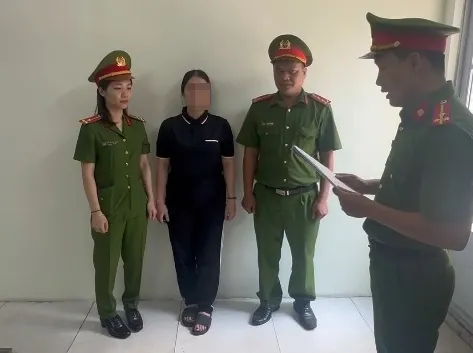 Bắt tạm giam nữ tài xế lái ô tô tông nhiều xe máy ở TP Thủ Đức
