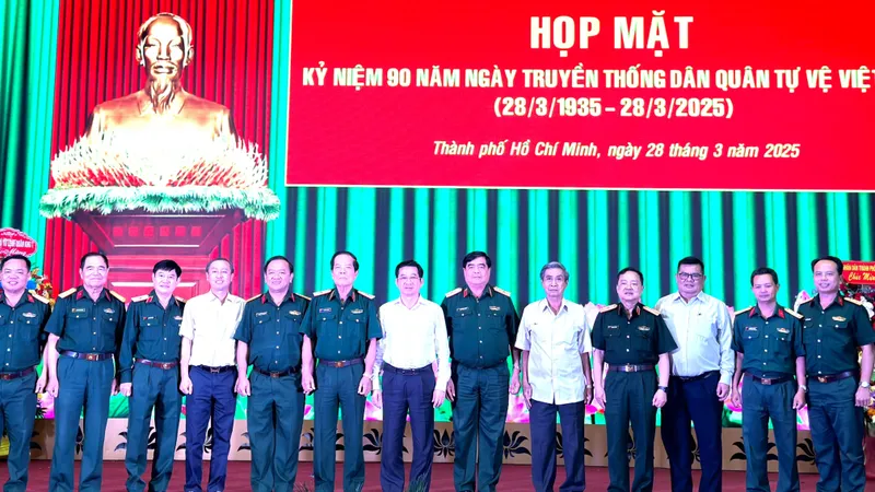 Giữ vững, phát huy truyền thống anh hùng, bất khuất của lực lượng Dân quân tự vệ