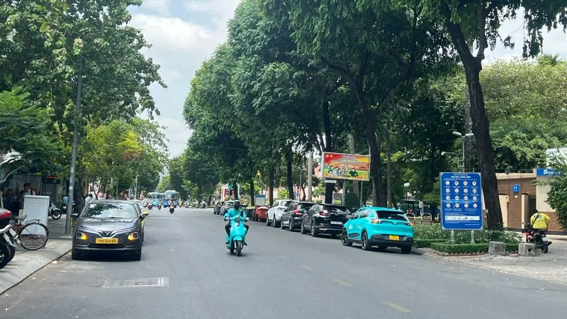 Trang trí hoa kiểng, tiểu cảnh chào mừng kỷ niệm 50 năm Giải phóng miền Nam, thống nhất đất nước
