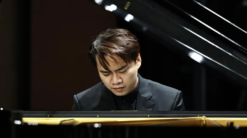 Nghệ sĩ piano Nguyễn Việt Trung: Trái tim luôn hướng về Việt Nam