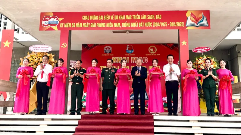 Khai mạc Triển lãm “Đại thắng mùa xuân 1975 - 50 năm Thiên anh hùng ca giải phóng”