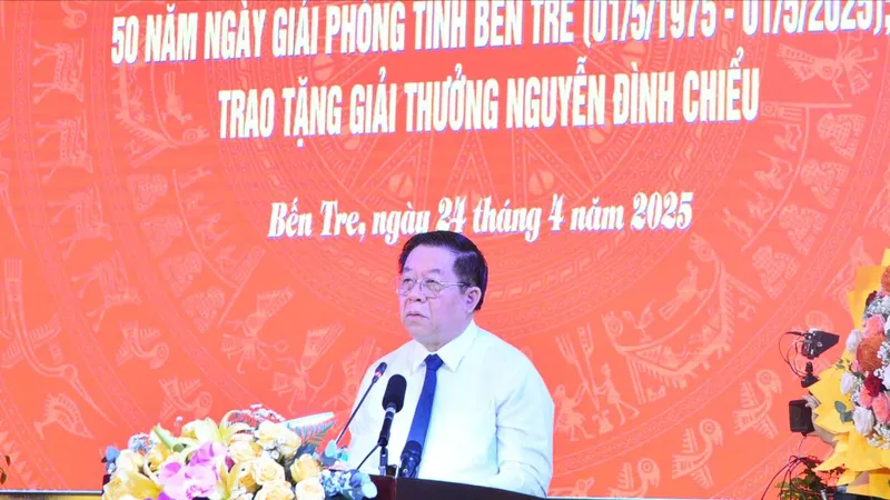 Đồng chí Nguyễn Trọng Nghĩa, Ủy viên Bộ Chính trị, Bí thư Trung ương Đảng, Trưởng Ban Tuyên giáo và Dân vận Trung ương phát biểu tại Lễ kỷ niệm