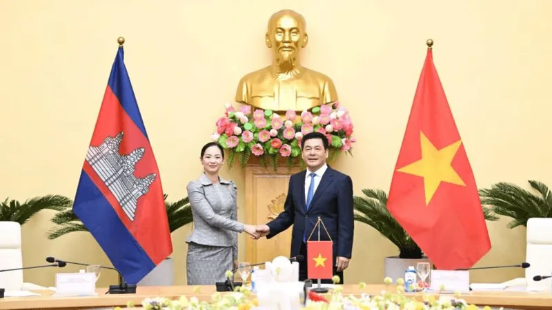 Việt Nam và Campuchia đặt mục tiêu thương mại song phương 20 tỷ USD 
