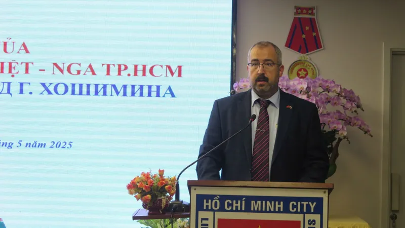 Họp mặt kỷ niệm 80 năm Ngày Chiến thắng 9-5