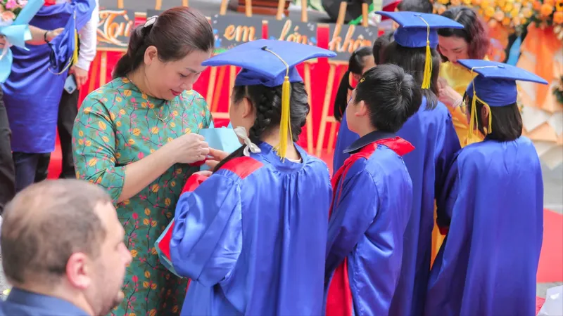 Lễ tri ân đầy xúc động của hơn 300 học sinh khối lớp 5