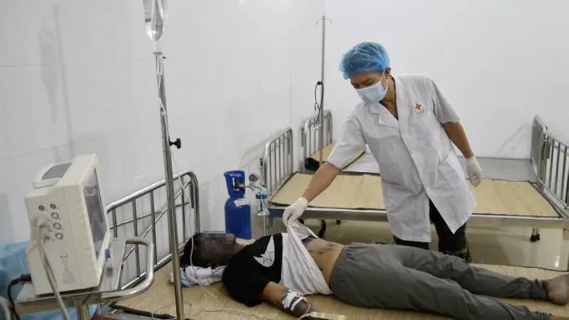 Bệnh xá đảo Sơn Ca cấp cứu kịp thời ngư dân bị thủy đậu toàn phát