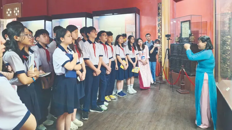 Chỉnh sửa sách giáo khoa đáp ứng yêu cầu mới