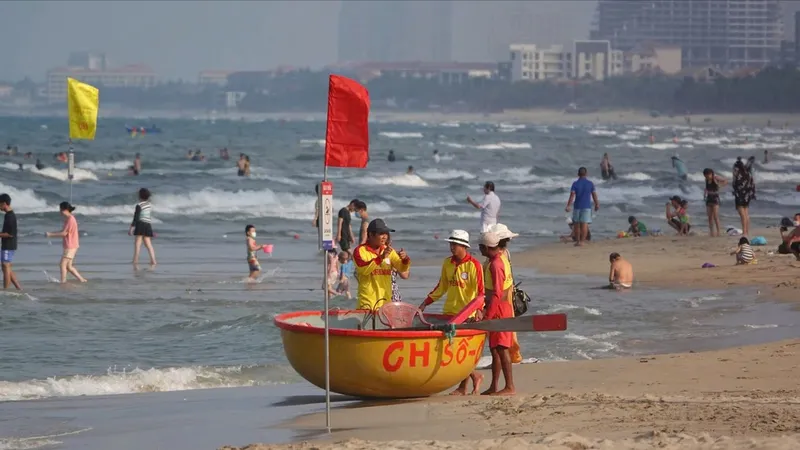 Cẩn trọng du lịch biển mùa hè