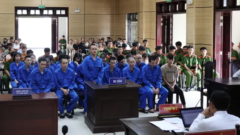 Tuyên án 25 bị cáo trong vụ lừa đảo qua app chiếm đoạt 4,3 tỷ