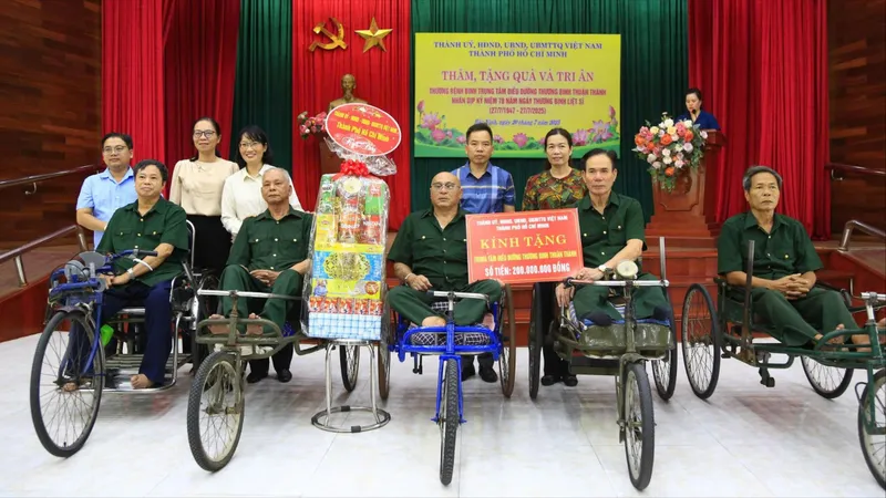 Đoàn đại biểu TPHCM thăm hỏi và trao quà cho thương, bệnh binh tại tỉnh Bắc Ninh