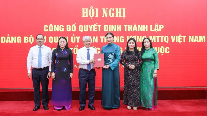 Công bố quyết định thành lập Đảng bộ Cơ quan Ủy ban Trung ương MTTQ Việt Nam