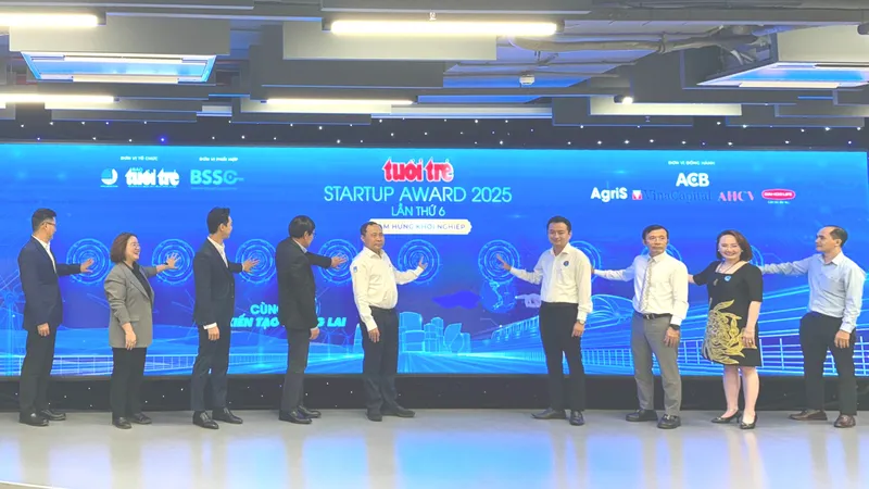 Các đại biểu phát động chương trình Tuổi Trẻ Startup Award 2025.