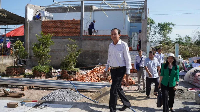 Xổ số kiến thiết Đồng Tháp hỗ trợ người dân phường Mỹ Ngãi bị thiệt hại do bão Wipha