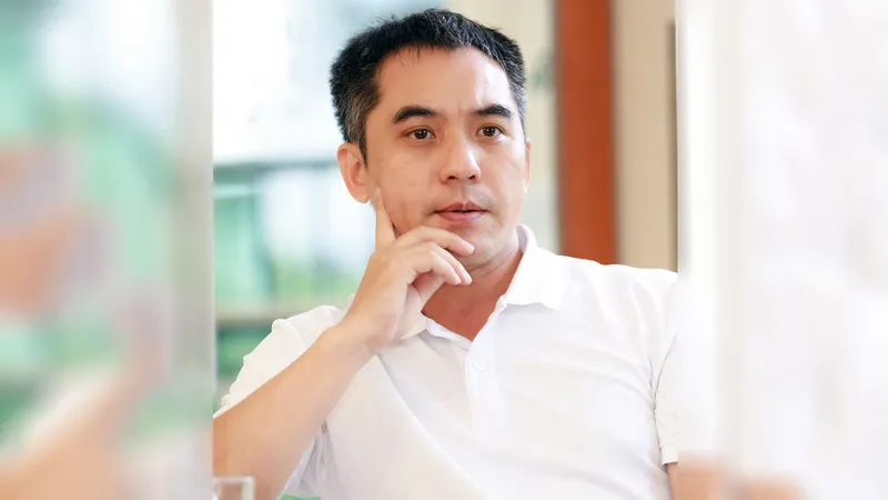 Nhà văn Văn Thành Lê: Chữ như quỳ tím làm hiện nguyên hình người viết