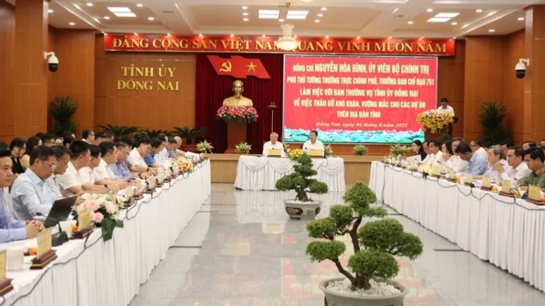 Phó Thủ tướng Thường trực Nguyễn Hòa Bình làm việc với tỉnh Đồng Nai về tháo gỡ khó khăn các dự án