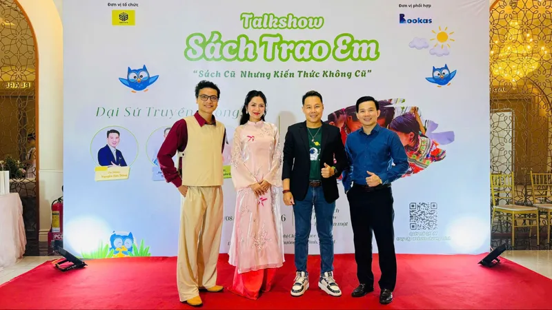 Ca sĩ Duyên Quỳnh làm đại sứ chương trình thiện nguyện “Sách trao em”