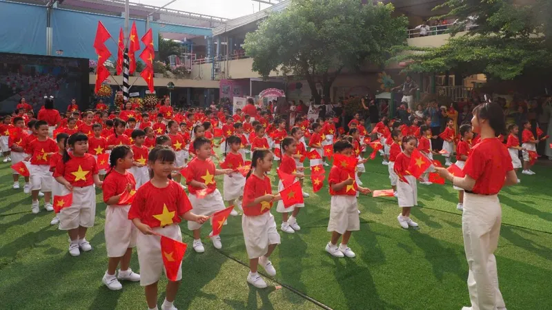 Học sinh Trường Mầm non Thành phố (TPHCM) trong Ngày hội 50 năm phát triển bậc học mầm non 