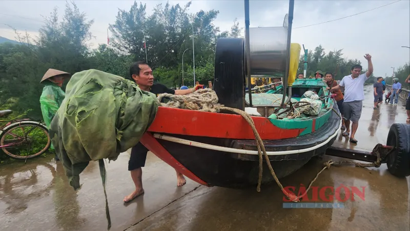 Miền Trung cấp tập ứng phó siêu bão