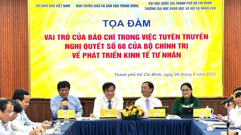 Kỷ nguyên mới và thế trận lòng dân