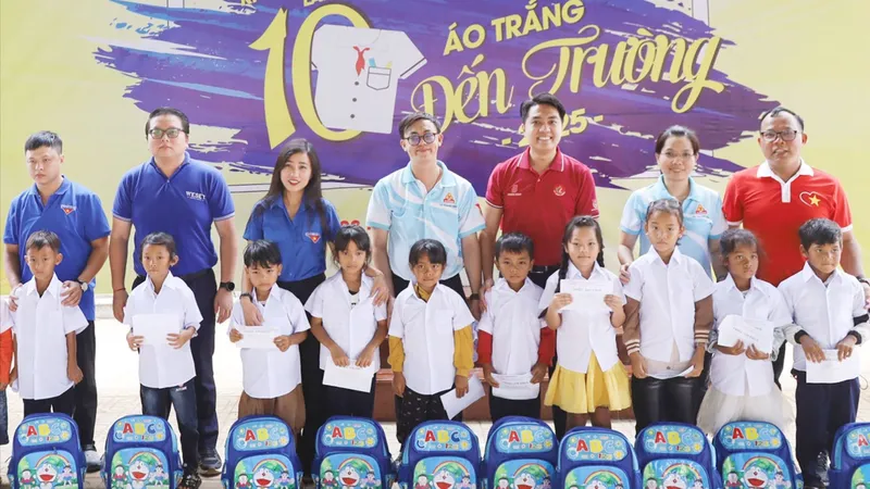 Thắp lên niềm vui trước ngày tựu trường