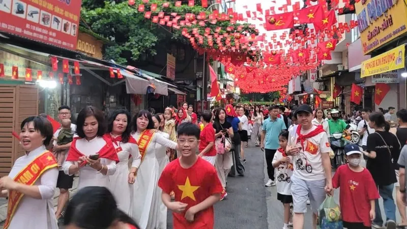 Yêu nước, tự hào dân tộc bằng hành xử văn minh