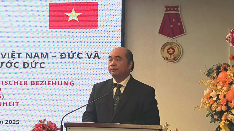 Họp mặt kỷ niệm 35 năm Ngày thống nhất nước Đức 